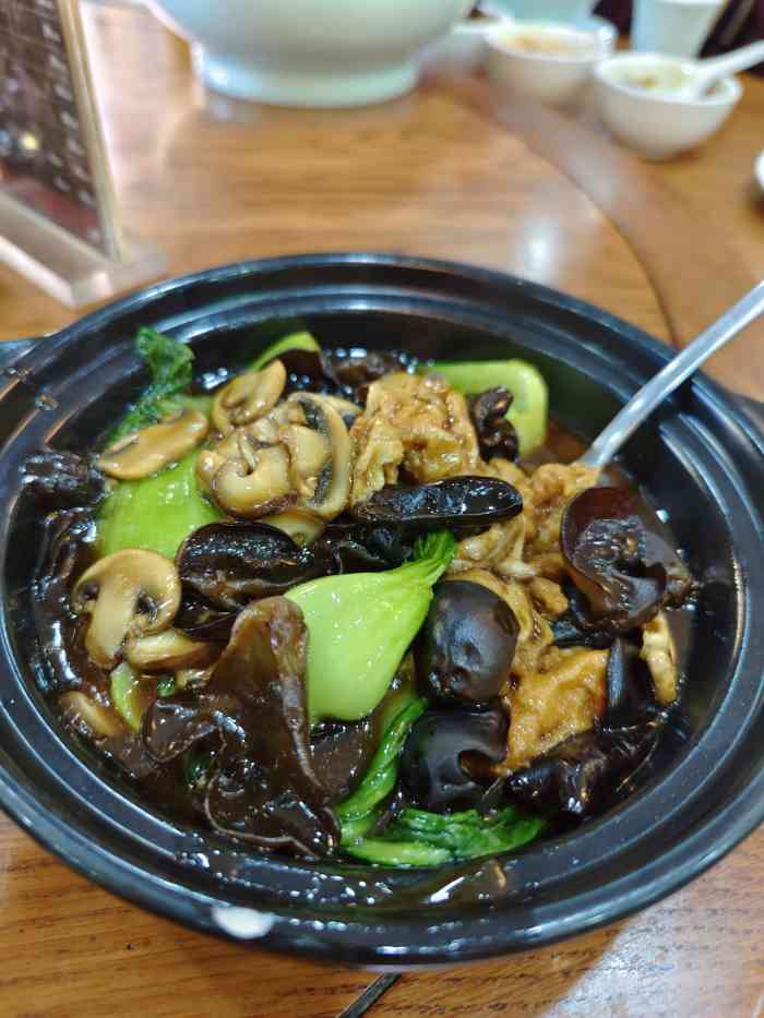 西林素斋(中山中路店)-"礼拜一逃了一节课跟着风风去庙里.当然不.