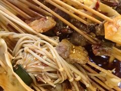 -拈签一笑黄牛肉辣卤串串