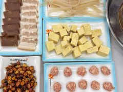 -一口猪海鲜浑锅·东北家常菜