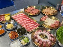 -哈哈碳都·牛肋条无限自助烤肉(台江万达店)