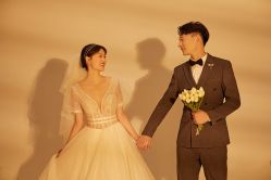 -雪中彩影婚纱摄影·微光艺术中心