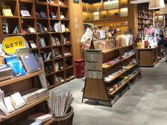 -百新书局(尚悦湾店)