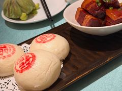 红烧肉拼馒头-杭州杭帮菜博物馆
