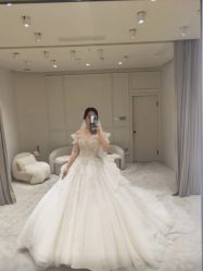 -Renee芮亦婚纱(原丽莎)