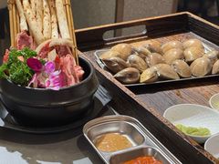 -围炉肉舍•炭烤活鳗•丹东海鲜烤肉(步行街店)