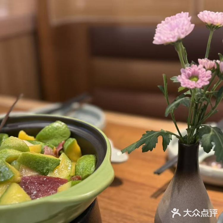 云南菜·汽锅鸡初体验   去吃云南菜，必点汽锅鸡