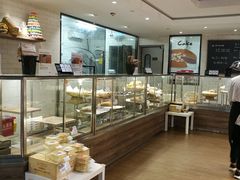面包甜点陈列柜-欧式面包坊(青岛万象城店)