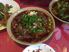 -谢老五跷脚牛肉·非遗传承店
