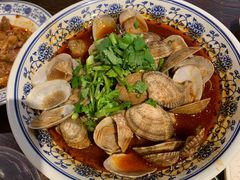 -爆炸头阿姨小四川正宗川味小吃(无任何分店)