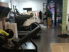 -思迈威健身(积玉桥万达店)