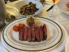 -MONICH牛排融合餐厅(和义大道购物中心店)