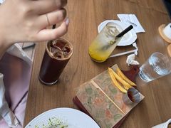 -三勾JJJ Burger&Coffee(梅溪湖店)