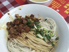 招牌辣肉干拌面-辣肉面大王(天平路店)