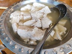 蘸水豆花-石磨豆花家常菜·牦牛排土火锅