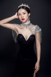 点击看大图 性感妩媚-粉黛映画摄影