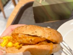 -星巴克臻选(上海中环广场2F店)