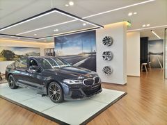 -宁波宝信宝马4S店(江北日湖店)