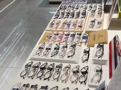 -J-Optical佳视明眼镜·蔡司视觉(青岛金茂览秀城店)