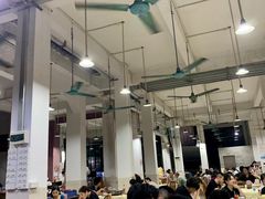 大堂-标记美食新鲜猪杂(兴南大道店)