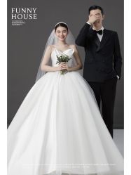 -雪中彩影婚纱摄影·微光艺术中心