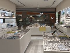 -J-Optical佳视明眼镜·蔡司视觉(青岛金茂览秀城店)