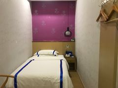 -卡罗酒店(东门晒布地铁站店)