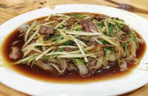 Stir-Fried Beef Rice Noodles