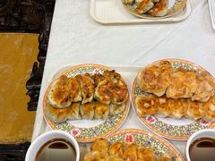 鸡蛋韭菜锅贴-鸿宾楼(展览馆路店)
