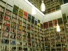 -钟书阁(松江泰晤士小镇店)