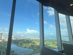 -黄金海景西餐厅·三文鱼·牛扒云顶旋转自助餐