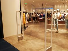 -URBAN REVIVO(西安Momopark店)