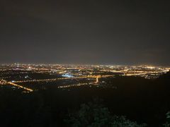 -鬼笑石后山停车场