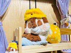 -小镇影院迪士尼小熊Duffy与他的朋友合影地