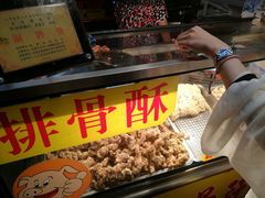 -六合夜市