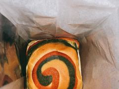 -万利隆·活力烘焙(人民路店)