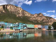 -百里峡七彩艺术小镇