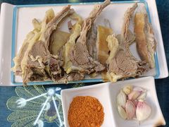-三江源美食城