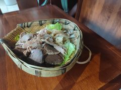 -夺欢喜贵州酸汤牛肉火锅(静安寺店)
