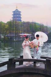 -唯一旅拍·颂当代影像艺术中心(上城店)