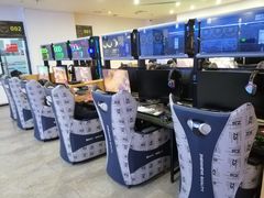 -外星熊·伊斯贝尔电竞店