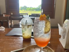 -Chom Cafe and Restaurant