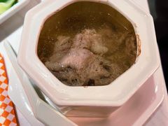 农夫山泉水炖土猪肉汤-金戈戈香港豉油鸡(皇庭广场店)
