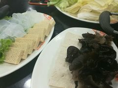 -呷哺呷哺(新世界百货望京店)