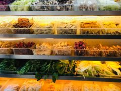 自助取餐区-万记麻辣烫国展总店