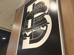 -麦当劳(上海虹桥站30B检票口楼上)