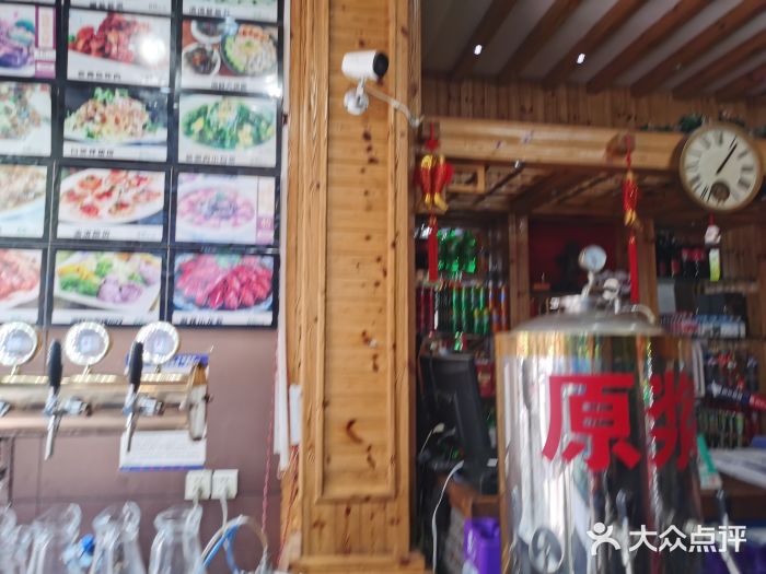 老东镇啤酒屋海鲜加工·蒸汽海鲜·海鲜烧烤(台东店)图片