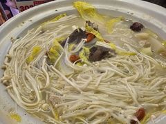 -霄汉牛三鲜湖北砂锅菜(万松园2店)
