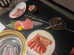 -山川小町·极番烧肉(新地假日广场店)