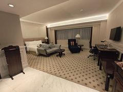 -深圳富苑皇冠假日套房酒店