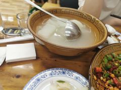 -一品红烧鸭特色川菜(三岔湖店)